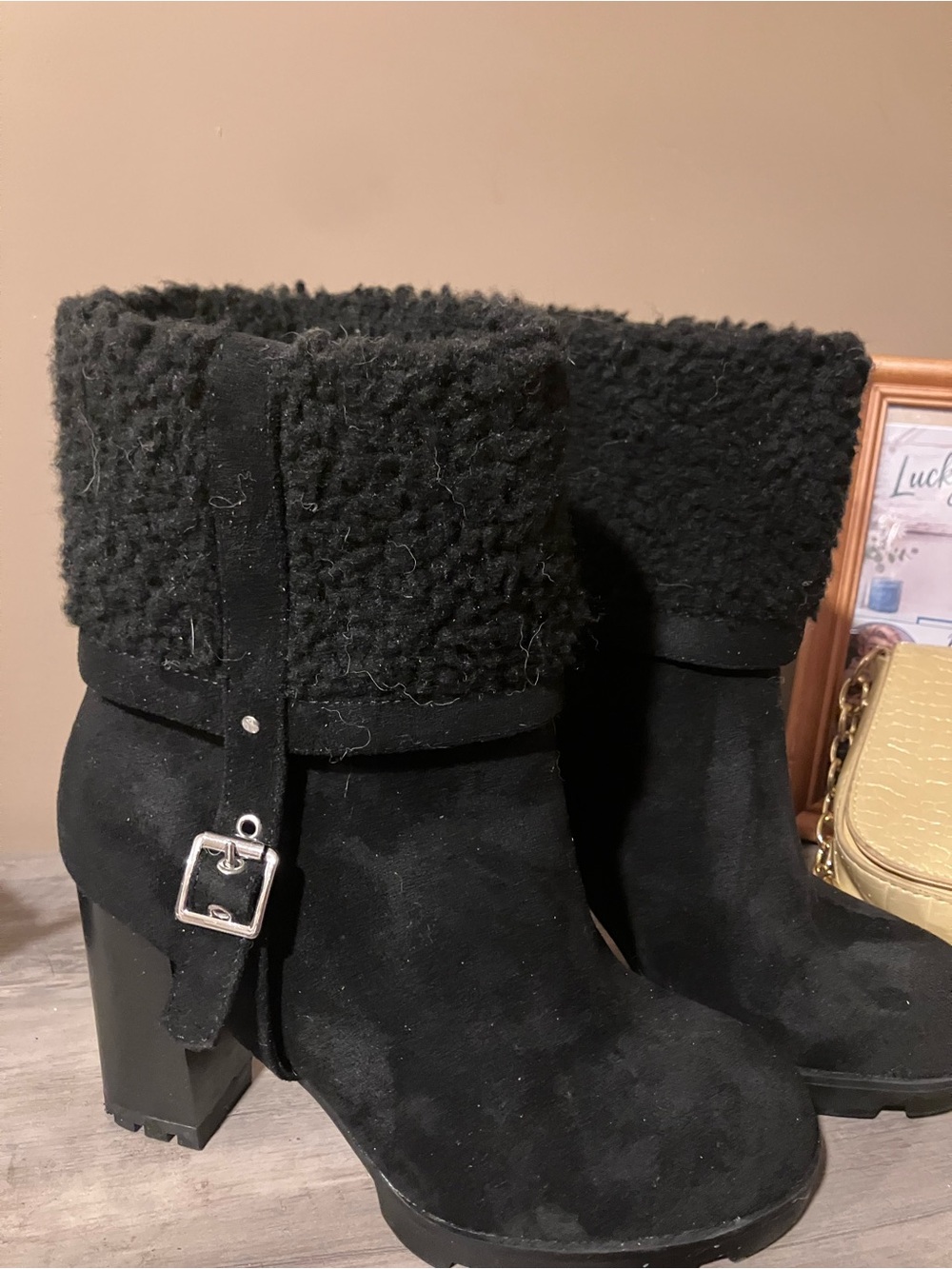 Rouge Black Suede Sherpa Trim Ankle Boots 6.5 Cozy Buckle Chunky Heel - Picture 6 of 8